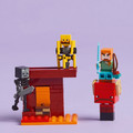 LEGO Minecraft The Nether Lava Battle 6+