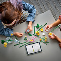 LEGO Icons Petite Sunny Bouquet 9+