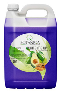Botaniqa White Me Up Sweet Almond & Avocado Shampoo for White Coated Dogs 5l