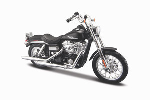 Harley-Davidson 2006 Dyna Street Bob 1:18 3+