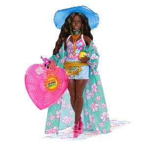 Barbie Travel Doll With Beach Fashion, Barbie Extra Fly HPB14 3+