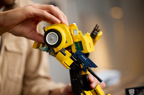 LEGO Icons Bumblebee 18+