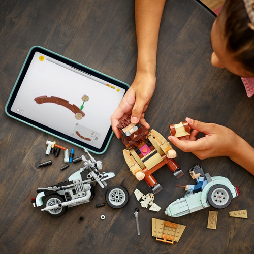 LEGO Harry Potter Hagrid and Harry's Motorcycle Ride 9+