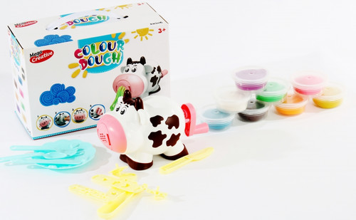 Mega Creative Colour Dough Cow Playset with Modelling Compound 3+