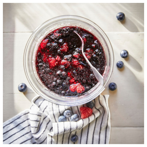 STÖRTSKÖN Scented candle in glass, Berries/red, 40 hr