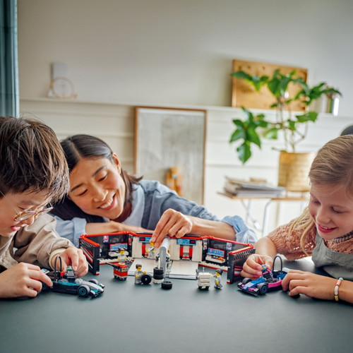 LEGO City F1 Garage & Mercedes-AMG & Alpine Cars 7+