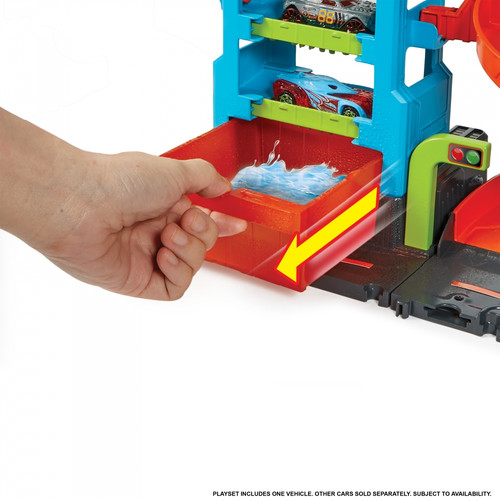 Hot Wheels™ City MEGA Car Wash With 1 Color Shifters™ Car HDP05 4+