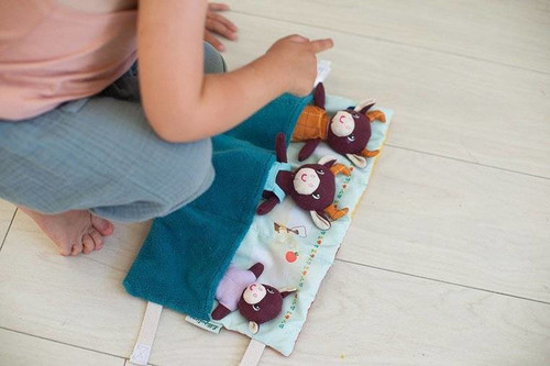 LILLIPUTIENS - Mini - cuddly family of fudges with a fold-out mat Rosalie Fudge 2+