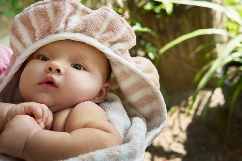 Elodie Details Hooded Towel - Candy Stripes