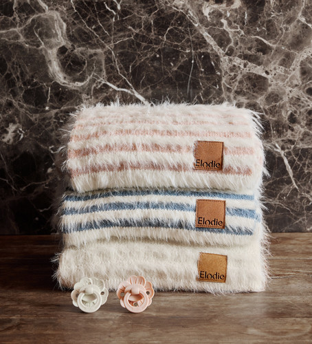 Elodie Details Furry Knit Blanket - Berry Blue