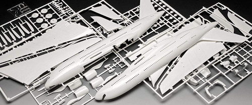 Revell Plastic Model Airbus A380-800 Lufthansa New Livery, 1:144, 14+