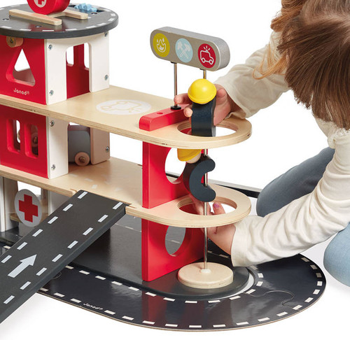 Janod Wooden Fire Station 2+
