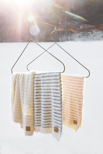 Elodie Details Furry Knit Blanket - Berry Blue