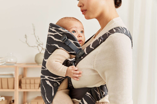 BABYBJÖRN Baby Carrier MINI Cotton, Anthracite/Landscape Print 0-12m