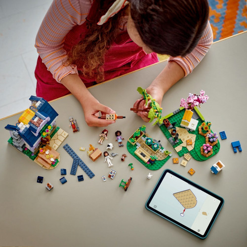 LEGO Friends Beekeepers' House and Flower Garden 12+
