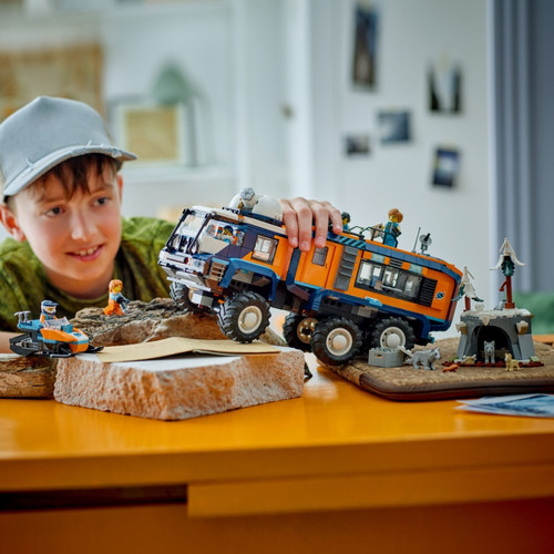 LEGO City Arctic Explorer Science Lab Truck 60471 8+