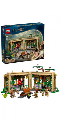 LEGO Harry Potter Hogwarts Castle Herbology Class 8+