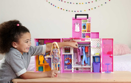 Barbie® Dream Closet™ Doll and Playset HGX57 3+