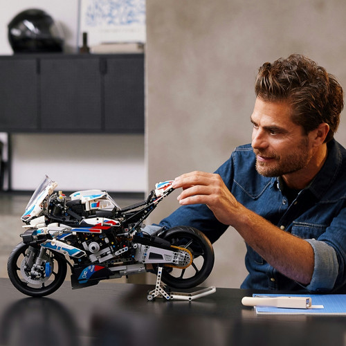 LEGO Technic BMW M 1000 RR 18+