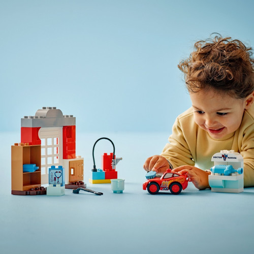 LEGO DUPLO Disney and Pixar Cars McQueen's Visit to Doc's Garage 2+