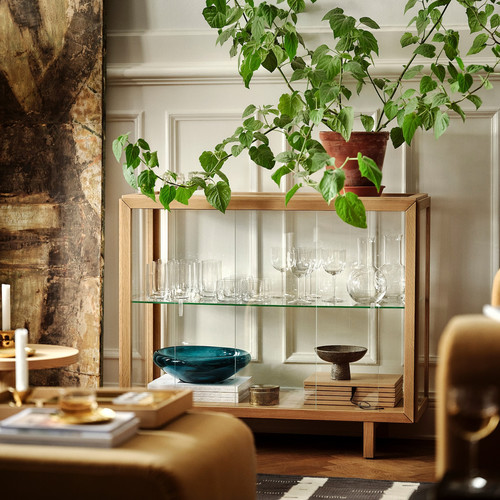 STOCKHOLM 2025 Glass-door cabinet, oak veneer, 100x40x86 cm