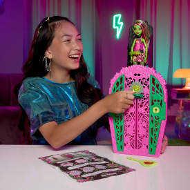 MONSTER HIGH® SKULLTIMATE SECRETS™ VENUS MCFLYTRAP® Doll HYT75 4+