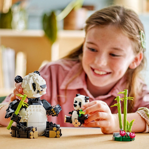 LEGO Creator Wild Animals: Panda Family 8+