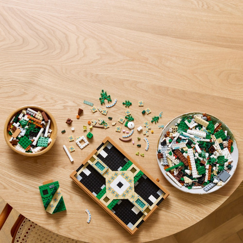LEGO Icons Fountain Garden 18+