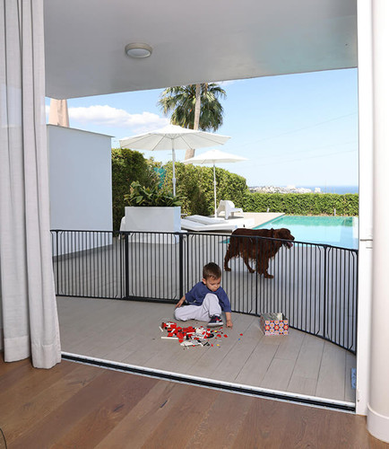 Baby Dan Carl Wide XX outdoor safety gate, black