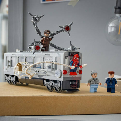 LEGO Marvel Spider-Man vs. Doc Ock Subway Train Scene 9+