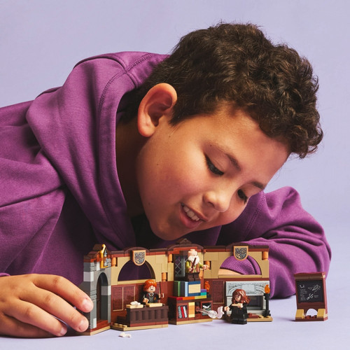 LEGO Harry Potter Hogwarts Castle: Charms Class 8+