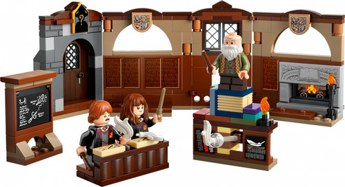 LEGO Harry Potter Hogwarts Castle: Charms Class 8+
