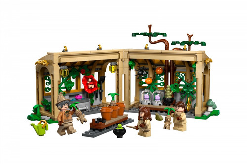 LEGO Harry Potter Hogwarts Castle Herbology Class 8+