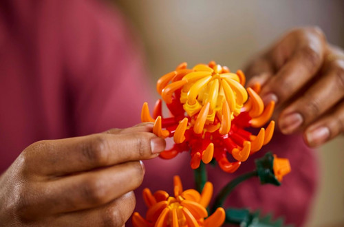 LEGO Icons Chrysanthemum 18+