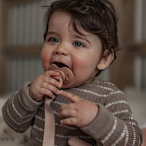 Elodie Details - Wooden Pacifier Clip - Blushing Pink
