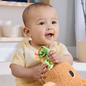 Fisher-Price Snuggly Snacky Capybara Plush Baby Sensory Toy HYR54 6m+