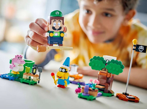 LEGO Super Mario Adventures with Interactive LEGO Luigi 6+