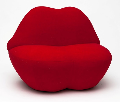 Armchair Lips 1