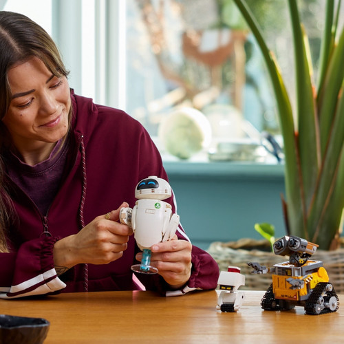 LEGO Disney Pixar WALL-E and EVE 18+