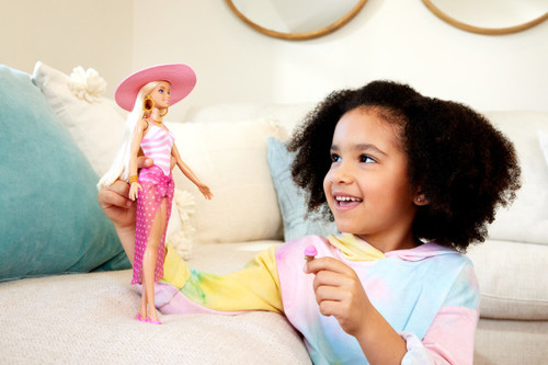 Blonde Barbie Doll With Swimsuit And Beach-Themed Accessories HPL73 3+