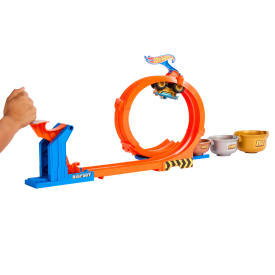 Hot Wheels Monster Trucks LOOP-AND-FLIP TROPHY CHALLENGE™ Playset JBX64 4+