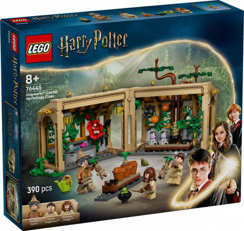 LEGO Harry Potter Hogwarts Castle Herbology Class 8+