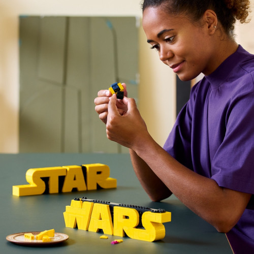 LEGO Star Wars Brick-Built Logo 18+