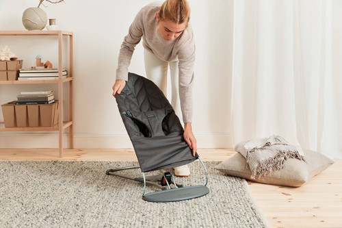 BABYBJÖRN Bliss Woven Baby Rocker, Petal quilt Anthracite, grey frame