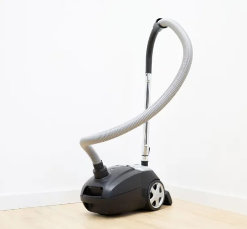 MPM MOD-54 Bagged Cylinder Vacuum Cleaner, Black/Red