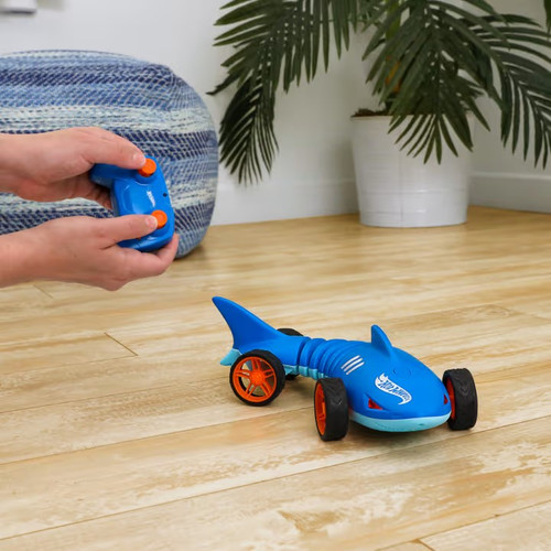 Hot Wheels RC 1:15 Scale Shark Speeder R/C HXJ83 5+