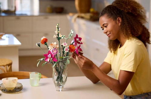 LEGO Botanicals Pretty Pink Flower Bouquet 18+