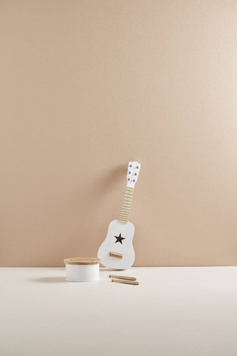 Kid's Concept Toy Guitar, white, 3+
