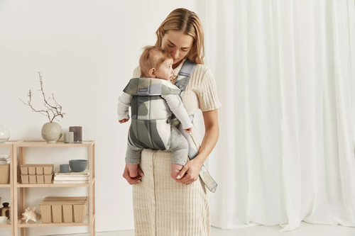 BABYBJÖRN Baby Carrier MINI Cotton, Khaki/Green Print, 0+