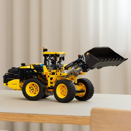 LEGO Technic Volvo L120 Electric Wheel Loader 9+